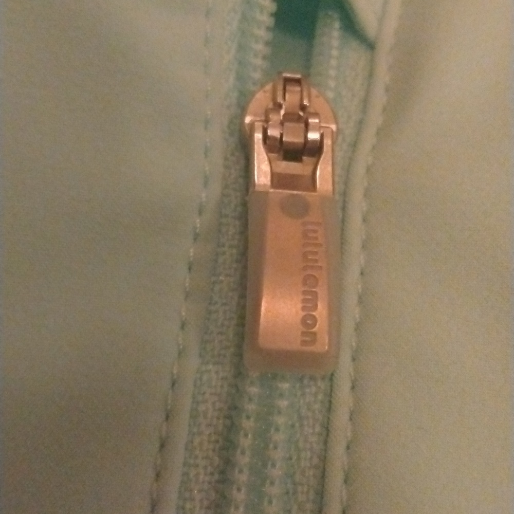 Lululemon Off-The-Court Jacket Size 12/14 - Picture 10 of 10